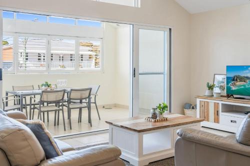 Malibu Apartments Unit 1 and 2 - 5 Oak Street