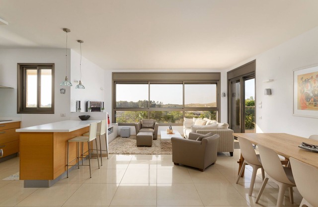 MAMAD Comfort Apt Terrace & View on the Hills by FeelHome