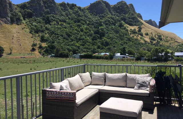 Mananui House Kairakau Beach