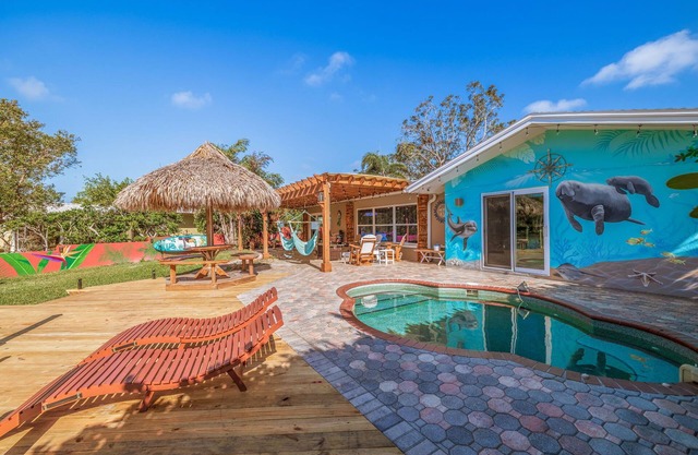 Manatee Cove Waterfront with Heated Pool, Kayaks, Dock, Boat Slip