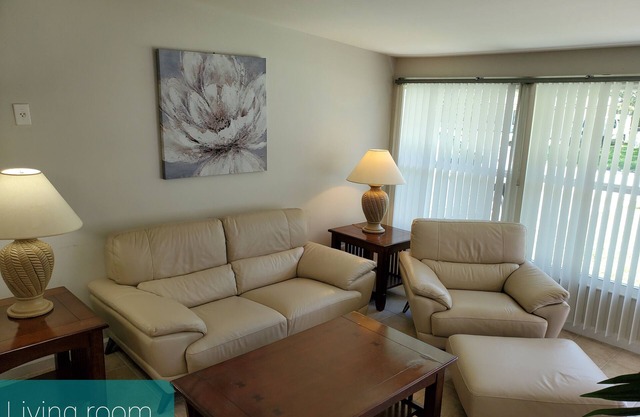 Mandarin Pearl Close to Everything!