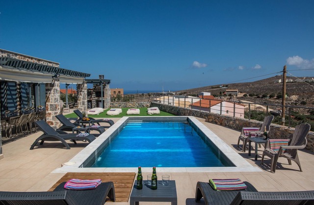 Mandy Luxury Villa by Cretevasion