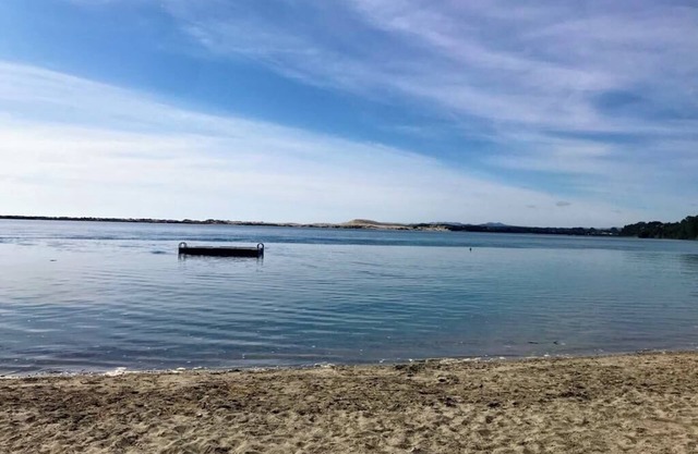 Mangawhai Family Getaway, near beach and skate park with secure parking