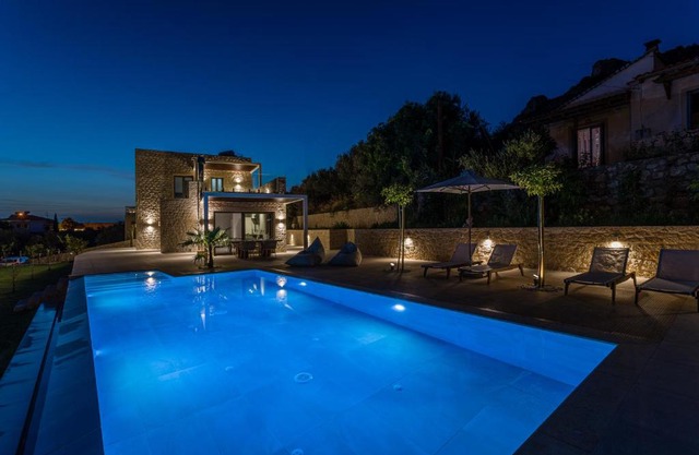 Manitennisvillas
