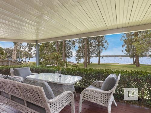 Mannering Lake House