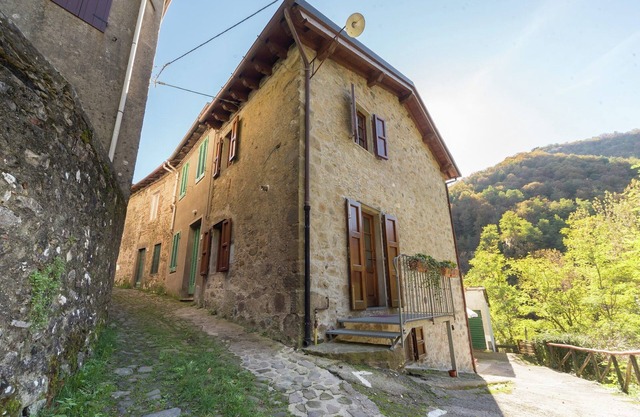 Mansion in Pescaglia near Tuscan Coast