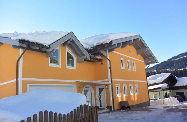 Mansion in Goldegg near Ski Lift