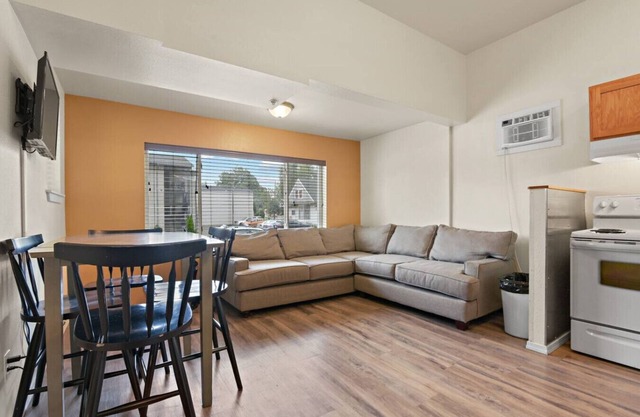 Maple Manor Central Retreat