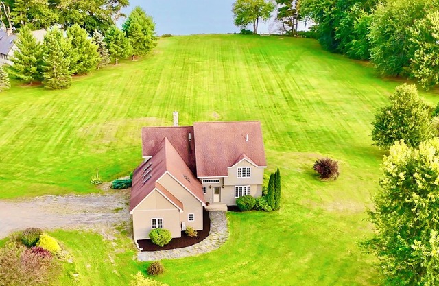 Maplewood Lakehouse in Newport