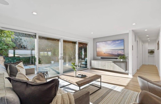 @ Marbella Lane - 3BR w/sweeping views of Bay Area