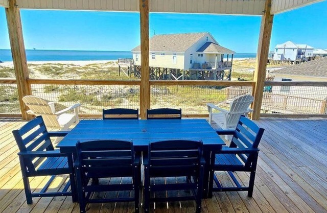 March/April Discount - Beautiful home steps away from Gulf of Mexico Beaches