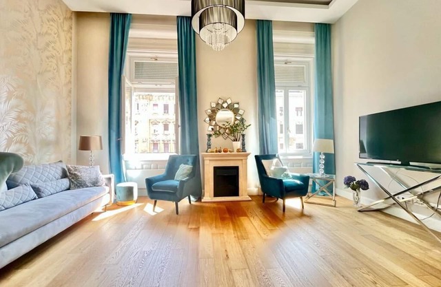 Margaret Bridge Residence, Danube view , AC