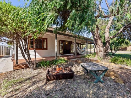 Margs In Mandurah- Classic Family Holiday Abode!