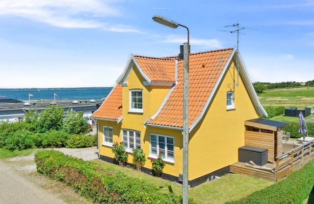 "Mari" - 150m from the sea by Interhome