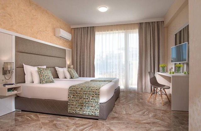 Marina Sands Bijou Boutique is an excellent choice for travelers visiting Obzor