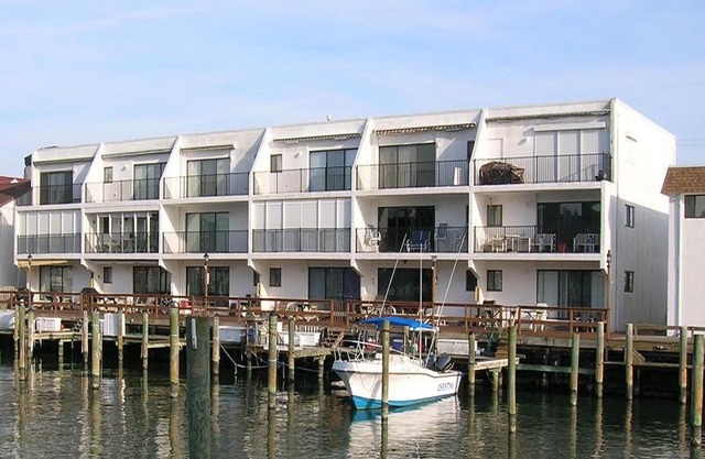 Mariner's Wharf 105