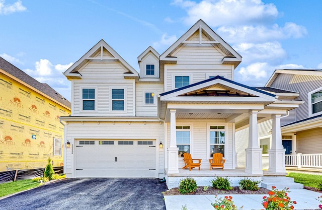 Marlin Chase home with resort amenities, bikes, grill, EV charger - dog-friendly