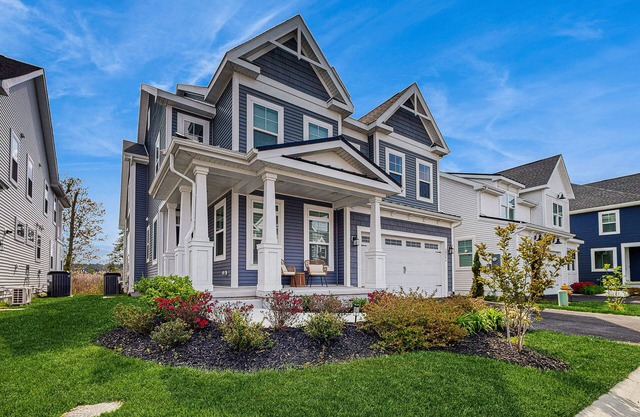 Marlin Chase home with resort amenities, deck, grill, Free WIFI