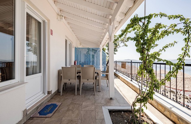 Marmara Yali Evi - Direct Beachfront 3-Room-Apartment