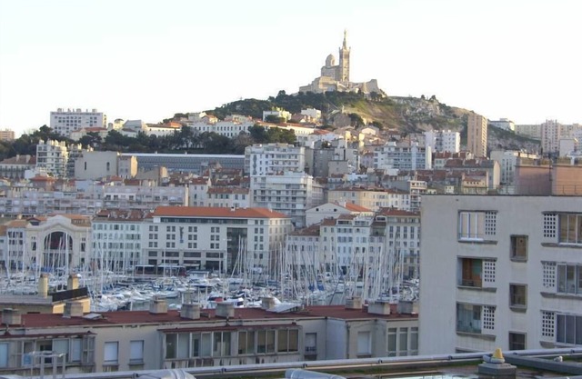 Marseille T3 (96 m2) City center 5 mn. Old harbor with clear view