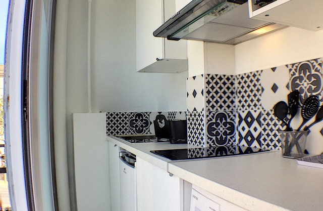 Marseille, Vieux-Port, Spacious Studio 13001