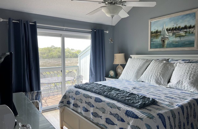 Marsh Front - Three Bedroom - Walk to Redfern Village