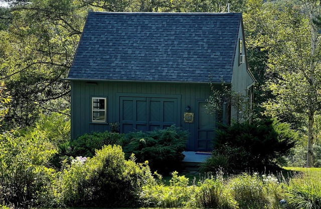 Marsh View Cottage in Arrowsic is a perfect nature getaway w/nearby amenities