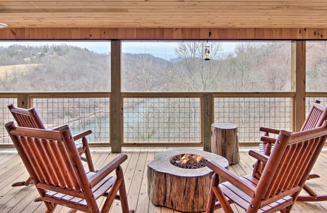 Marshall Home with Mountain View, 5 Mi to Downtown!