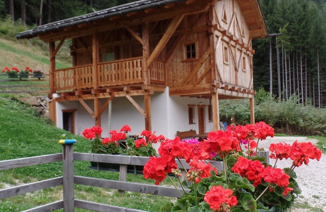 MASET POZZATTI MOUNTAIN CHALET