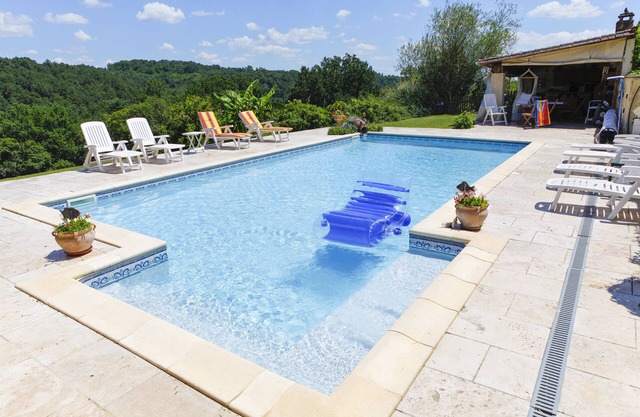 MASKALI, gite l Ethnique, heated swimming pool open view