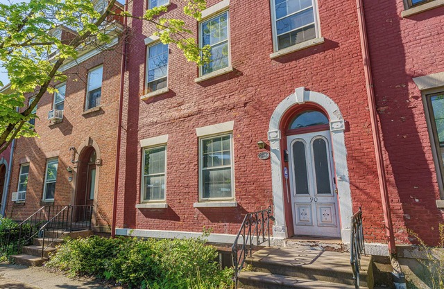 Massive 5BD/4BA 3-Story Duplex @ Downtown Albany