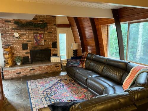 Massive Cabin Ski in Ski Out and Games