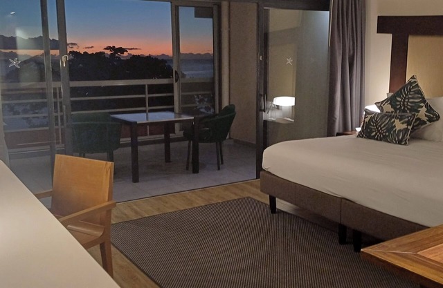 Matavai View - Premium Oceanfront Suite