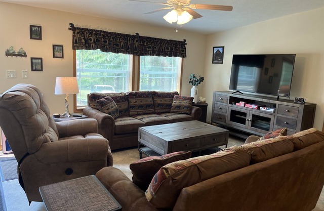 Matt's House - quiet country home, 3 bdrm, near ASV