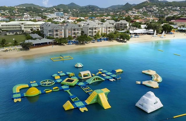 Maximum Comfort! 2 Spacious Units w/Free Parking, Outdoor Swimming Pool!