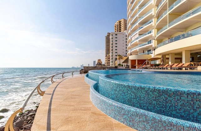 Mazatlán Solaria Beachfront Condo with Pool 703