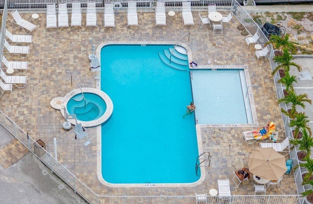 MBR 1507 - Fun in the Sun & Endless Nights Await at Madeira Bay Resort🌴