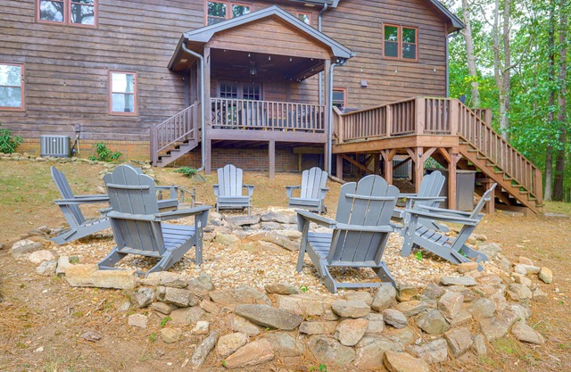 McDonough Escape w/Private Hot Tub & Game Room!