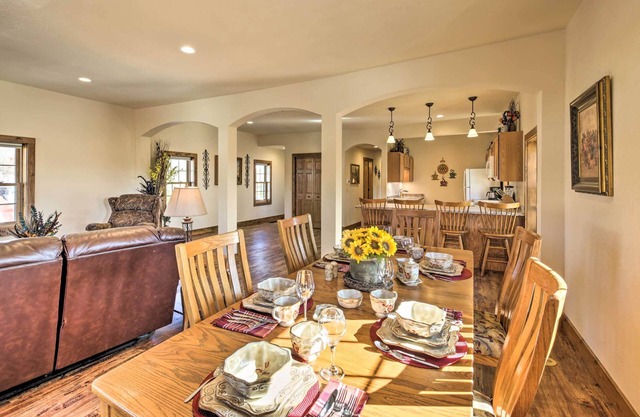 'McJugger’s Loft:' Walk to Lake, Park, Restaurants