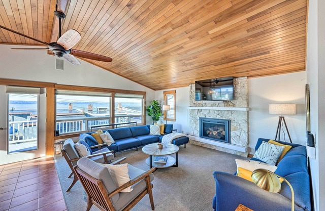 McKees Beach House w/Ocean Views, Hot Tub!