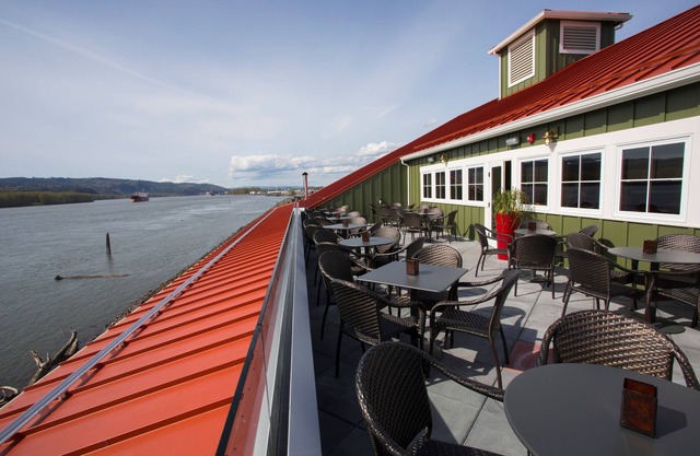 McMenamins Kalama Harbor Lodge