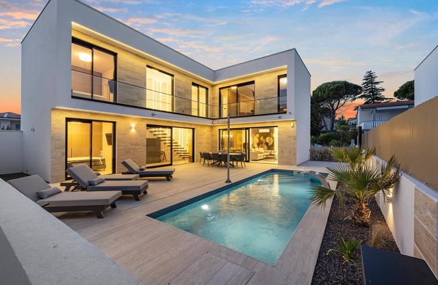 ME Paradise Villa Lavender