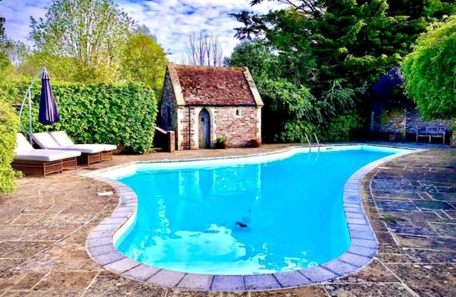 Meadowbrook House and Glamping