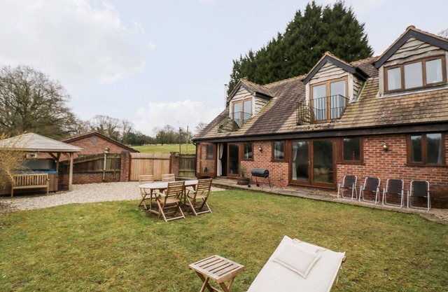 MEADOWFALL AT SHATTERFORD LAKES, family friendly in Shatterford
