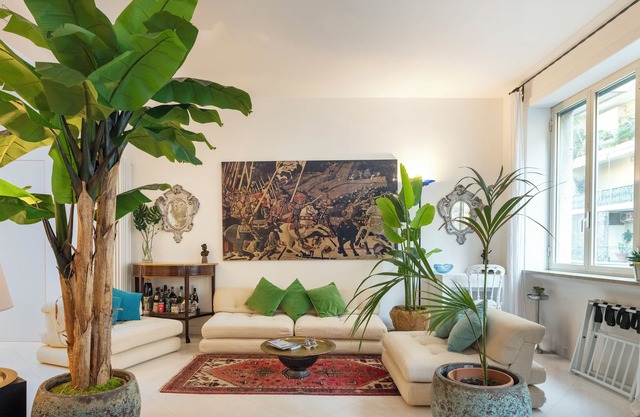 Mediterraneo Loft Chiaia, a Music Journey 10 minutes from Napoli Seafront.