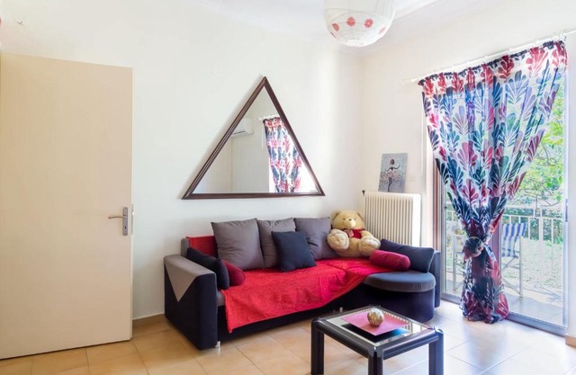 Mema's Tranquil Apartment in Patra