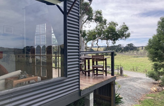 Merigan Farm Stay - Cherry Tree Cabin