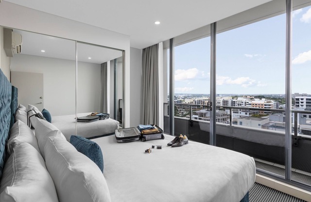 Meriton Suites Waterloo