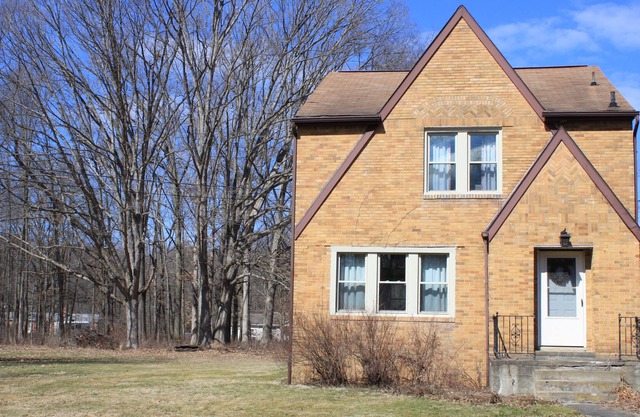 Merrythought Cottage-a book lover's delight.
