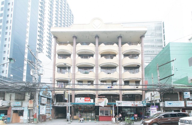 Mervin's Terraces By Reddoorz